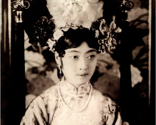 1946年06月20日：郭布罗·婉容逝世