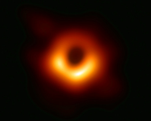 2019年04月10日：首张黑洞照片发布