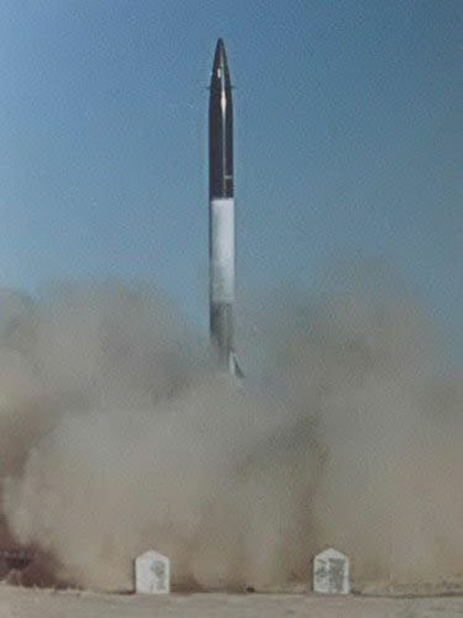 1966年10月27日：中国首次发射导弹核武器试验