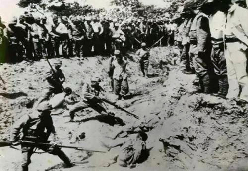 1900年07月17日：江东六十四屯惨案