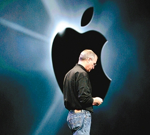 2011年08月25日：苹果宣布乔布斯辞职