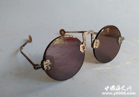 清朝皇帝对于西洋眼镜的态度