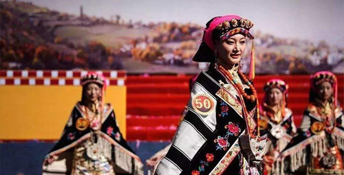 嘉绒藏族的服饰是什么样的