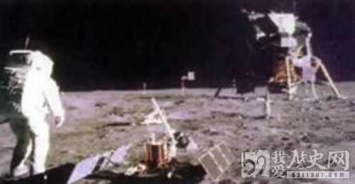 美国宇宙飞船“阿波罗11”号登上月球