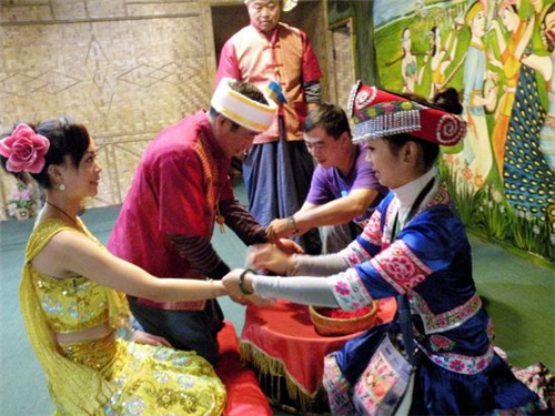 傣族结婚有什么习俗