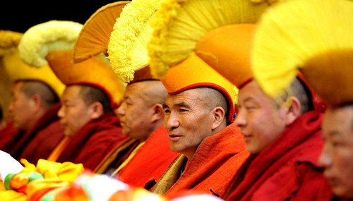 为什么清代藏区僧服增多