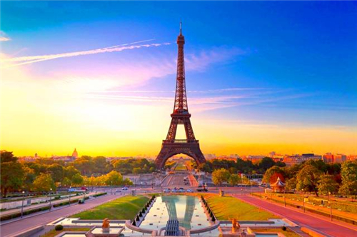 法国为什么要建埃菲尔铁塔