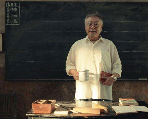 最后一课中范伟饰演的乡村支教老师的原型