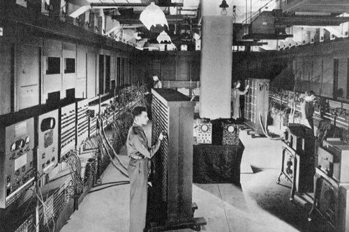 1946年2月14日：ENIAC诞生