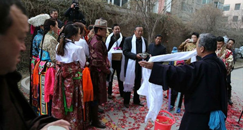 卓仓藏族婚礼上的唱词有什么含义