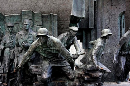1944年10月2日：华沙起义失败