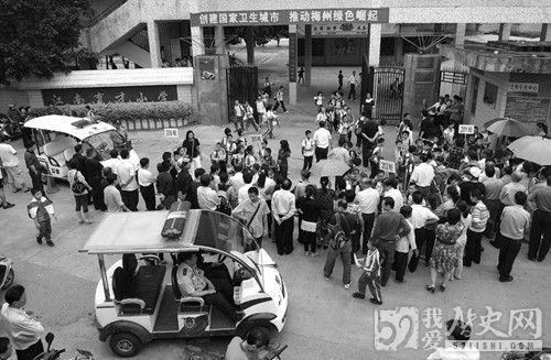 中国50天发生6起校园惨案