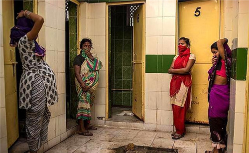印度人上厕所为什么不用卫生纸