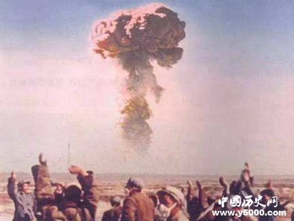 中国第一颗原子弹叫什么名字_中国第一颗原子弹命名