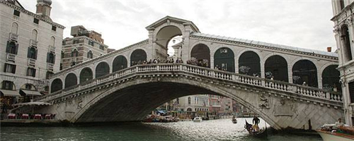 著名的威尼斯叹息桥有什么传说