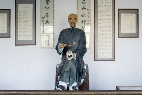 纪晓岚：中国文化史上贡献巨大的学者