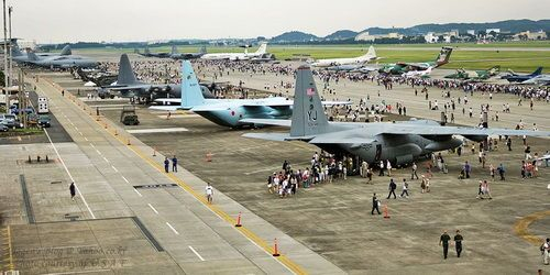 横田空军基地是做什么的