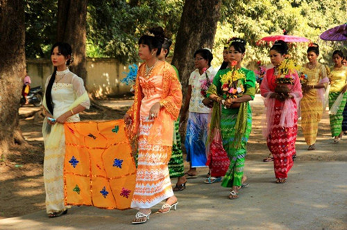 缅甸的传统服饰是什么样的
